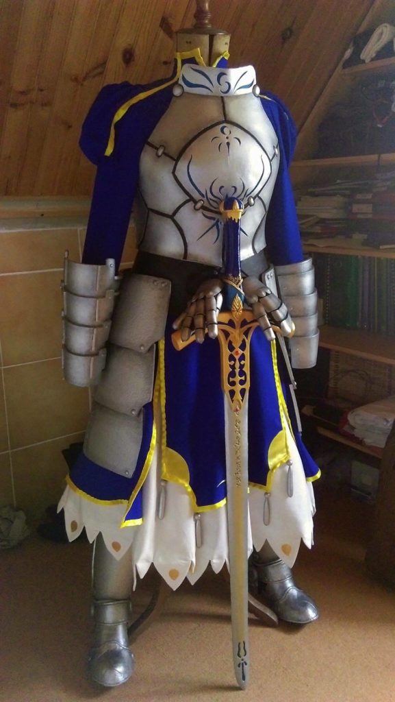 Cosplay SABER : Robes, armure et arme (avec finitions)