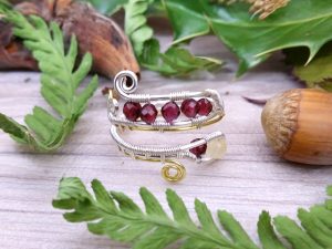 Bague réglable « Givre carmin »