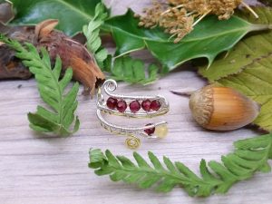 Bague réglable « Givre carmin »