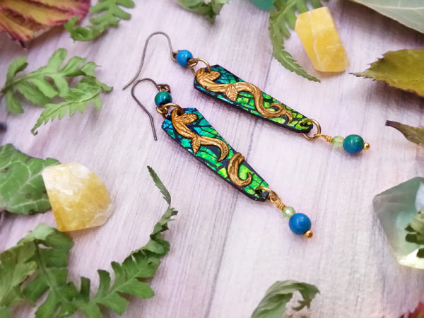 Boucles d'oreilles « couleurs de la nature – lianes » - inspiration celtique et nature - Bijou de Créateur en Wire Wrapping, perles péridot et chrysocolle