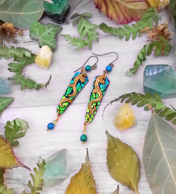 Boucles d'oreilles « couleurs de la nature – lianes » - inspiration celtique et nature - Bijou de Créateur en Wire Wrapping, perles péridot et chrysocolle