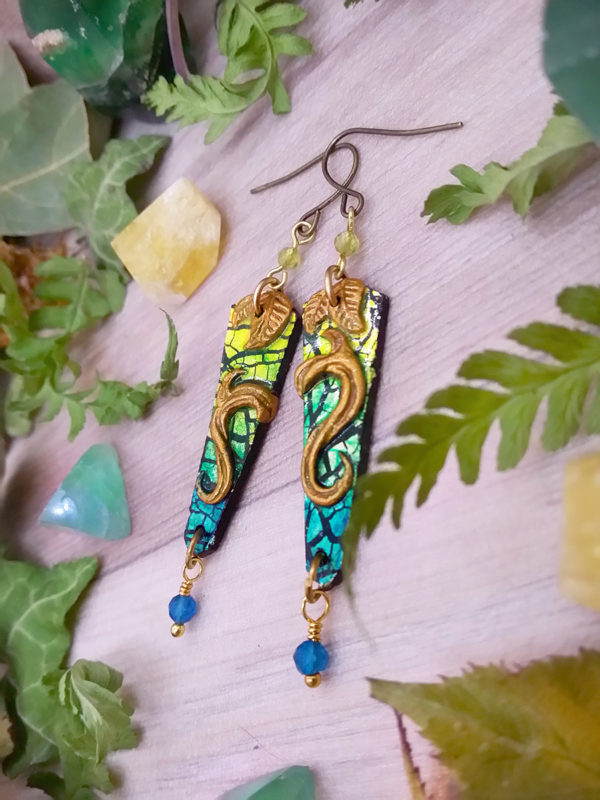 Boucles d'oreilles « couleurs de la nature – la forêt sur l’eau » - inspiration nature - Bijou de Créateur, perles apatite et péridot