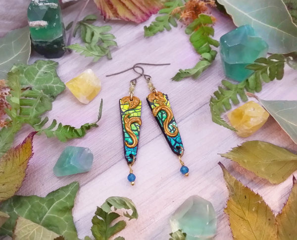 Boucles d'oreilles « couleurs de la nature – la forêt sur l’eau » - inspiration nature - Bijou de Créateur, perles apatite et péridot