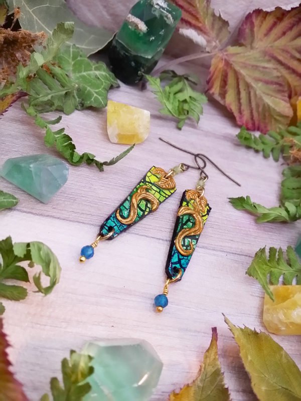Boucles d'oreilles « couleurs de la nature – la forêt sur l’eau » - inspiration nature - Bijou de Créateur, perles apatite et péridot