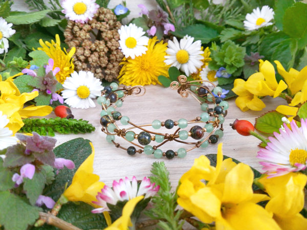 Bracelet unique « Poignets d’Artemis » - inspiration celtique et païenne - Bijou de Créateur en Wire Wrapping, perles aventurine et jaspe
