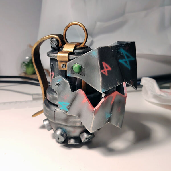 Cosplay Prop / Accessoire de cosplay : Chomper Grenade de Jinx (Arcane)