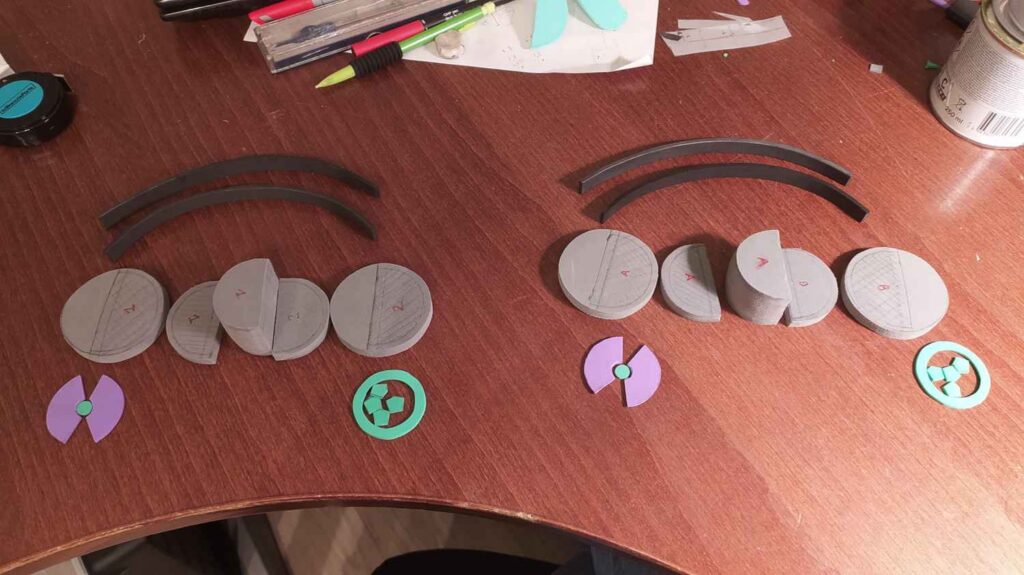 Work in progress : découpes de pièces en mousse EVA - Cosplay Prop / Accessoire de cosplay : Arc Carja (Horizon Zero Dawn)