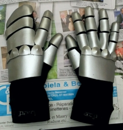 Cosplay SABER : Fabrication des gants d'armure (peinture sans finitions)