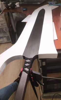 7- Finitions : tressage ito maki autour du manche de l'épée Work in progress - Cosplay Prop / Accessoire de cosplay : Zangestu (Bleach)
