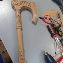 Work in progress - Cosplay Prop / Accessoire de cosplay : Hache Eivor (Assassin's Creed Valhalla)