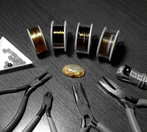 Matériel nécessaire à la fabrication de bijoux en Wire wrapping et Pierres fines